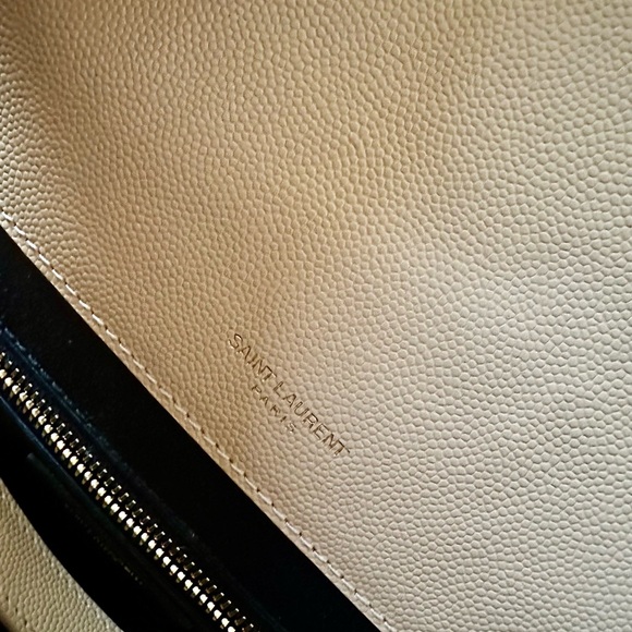 Saint Laurent Envelope Triquilt Large YSL Shoulder Bag in Grained Leather - Picture 2 of 5